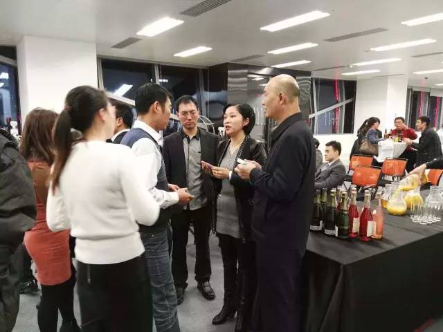 2015中國產(chǎn)業(yè)園區(qū)持續(xù)發(fā)展論壇成功舉行，東方龍商務(wù)CEO陳谷音應(yīng)邀出席并精彩演講