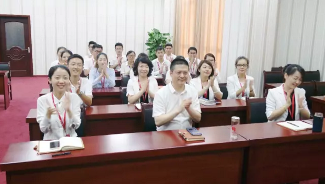 東方龍商務(wù)舉行投資選址項目評估會，將于8月份集中對接政府園區(qū)