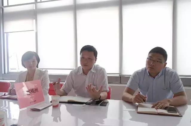 東方龍商務(wù)舉行新能源電池包投資選址項(xiàng)目的政府對接會(huì),參會(huì)政府邀請項(xiàng)目方開展實(shí)地考察 東方龍商務(wù)舉行新能源電池包投資選址項(xiàng)目的政府對接會(huì),參會(huì)政府邀請項(xiàng)目方開展實(shí)地考察