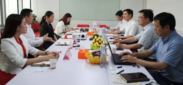 宣城市委常委、副市長汪謙慎一行冒著16級超強臺風奔赴東方龍商務洽談委托招商引資合作