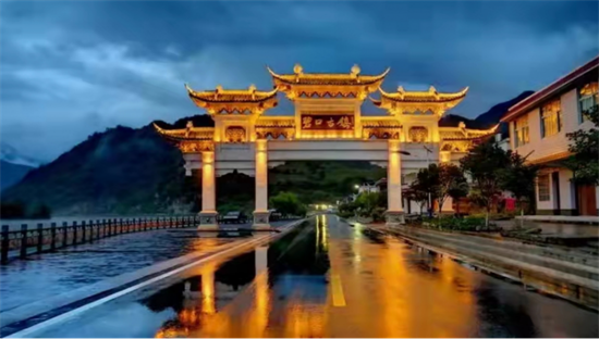 東方龍商務(wù)集團(tuán)全力助推甘肅隴南文縣委托招商招商引資，重點(diǎn)構(gòu)建特色農(nóng)業(yè)、優(yōu)勢工業(yè)、文旅康養(yǎng)三大產(chǎn)業(yè)集群