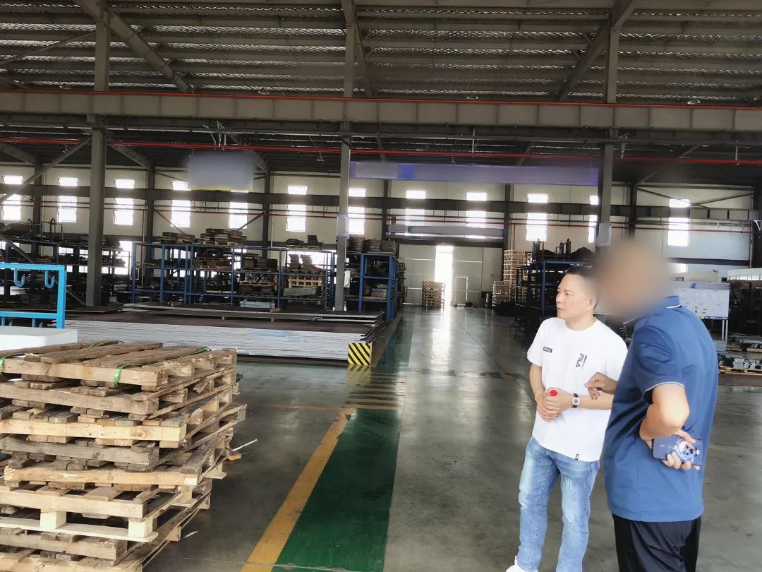 國內(nèi)眾多知名車企的指定合作伙伴！高性能汽車配件投資選址項目方實地考察江蘇某地方政府
