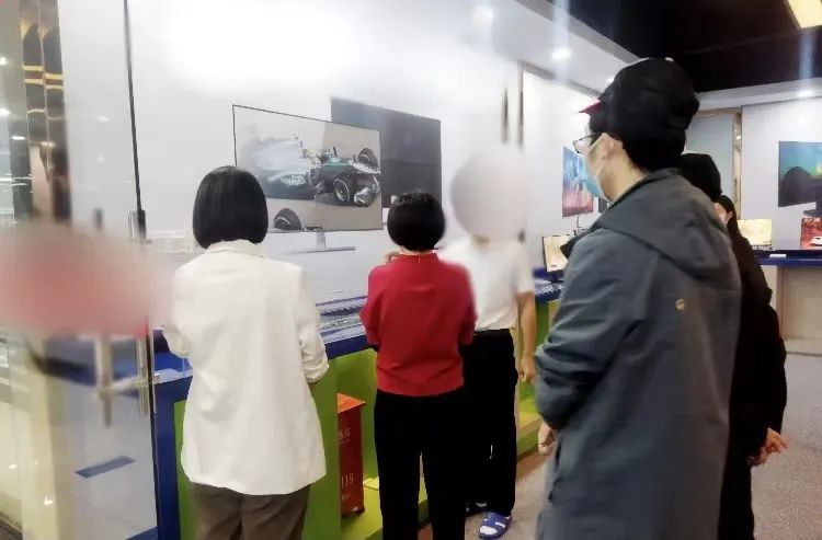 投資額8億，年產值25億！四川某地方政府實地對接高端新型顯示器生產投資選址項目