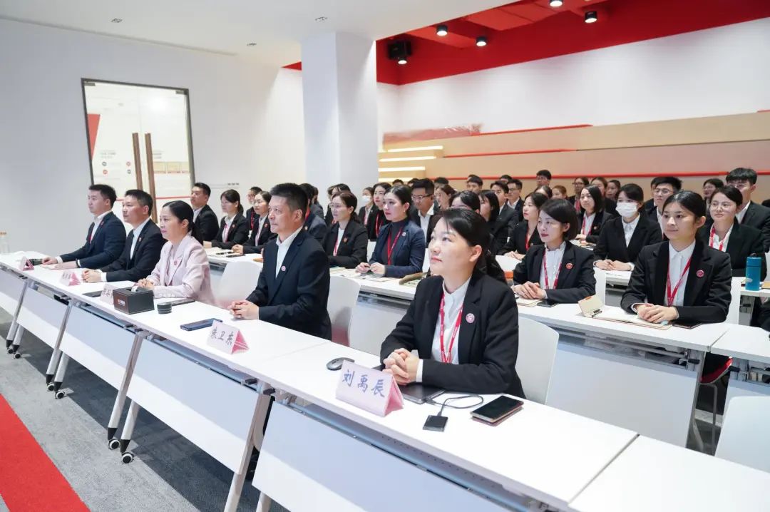 借助“進博磁力”，搶抓發展新機！10月下旬，集團成功通過35個優質投資選址項目