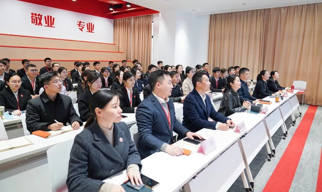 再推動一批項(xiàng)目落地，再塑造一批典型案例，發(fā)出集團(tuán)招商最強(qiáng)音！3月下旬，集團(tuán)成功通過34個(gè)優(yōu)質(zhì)投資選址項(xiàng)目