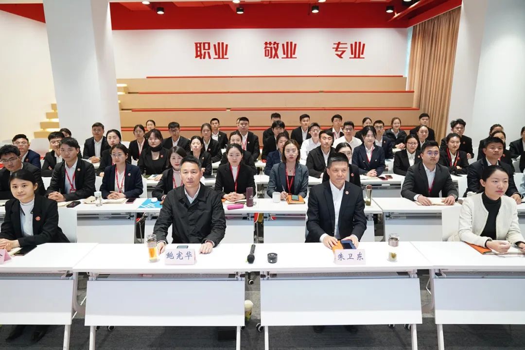 走進(jìn)東方龍、牽手東方龍、成就招商之路！4月中旬，集團(tuán)31個(gè)優(yōu)質(zhì)投資選址項(xiàng)目成功通過評估