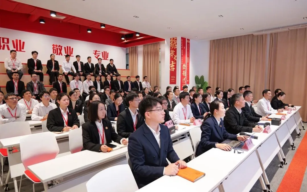 凝心聚力迎進(jìn)博，共謀招商新未來！10月下旬，集團(tuán)共40個(gè)優(yōu)質(zhì)投資選址項(xiàng)目通過評(píng)估
